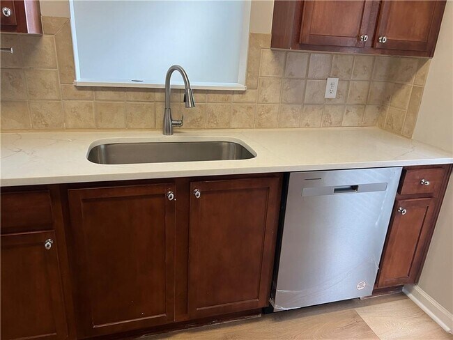 Photo - 6614 Splashwater Dr