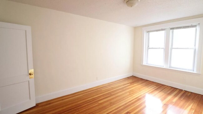 Photo - 11 Barrows St