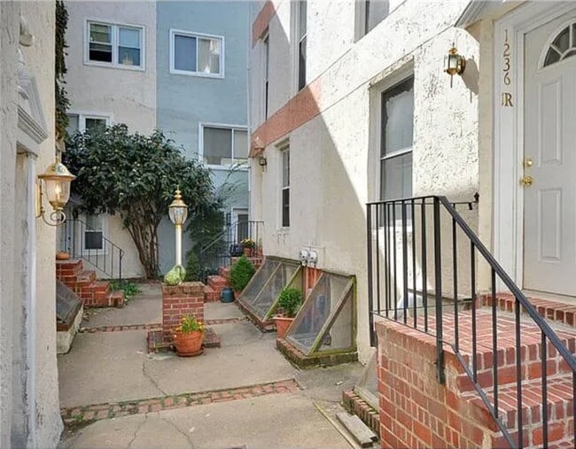 Photo - 1236R South St