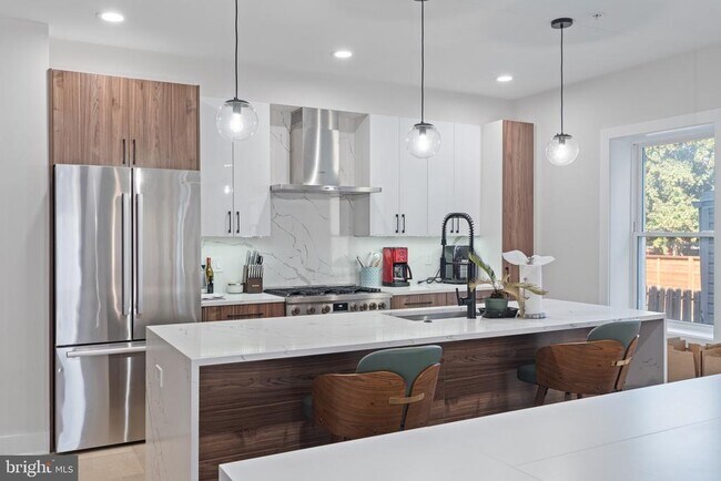 Photo - 615 Irving St NW Unidad 1F