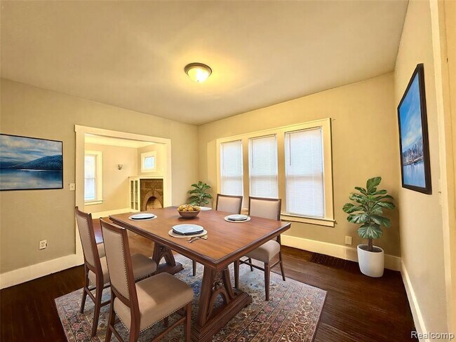 Photo - 14570 Lappin St Unit Apt 1