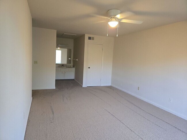 Photo - Spacious 1 Bedroom, 1.5 Bath Townhouse – Minutes from Nashville Unit 213B