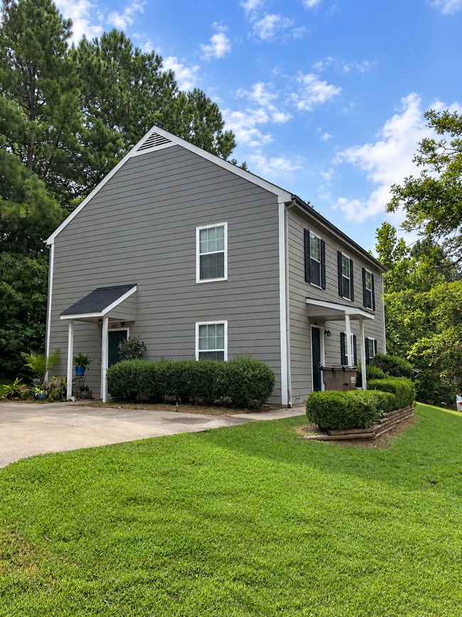 4737 Victoria Dr
