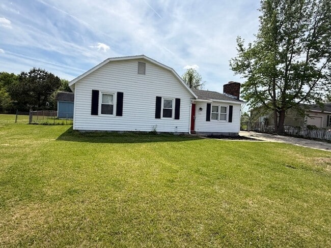 Building Photo - Rental Home Avail off of Gum Branch!