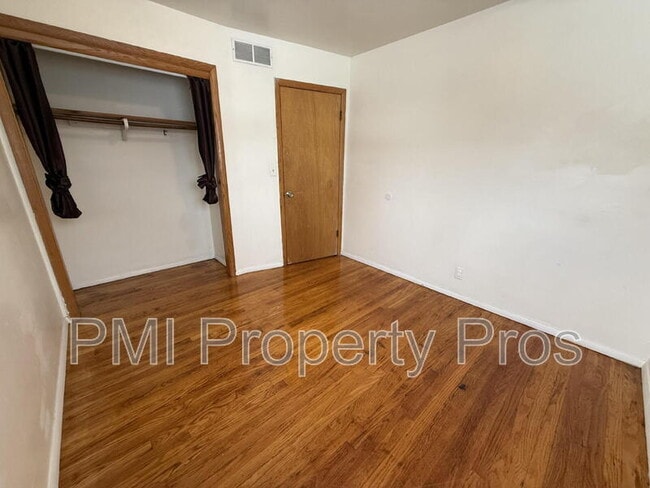 Photo - 5836 N 75th St