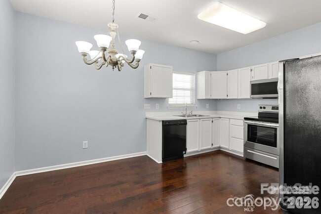 Photo - 6828 Ayrshire Glen Pl