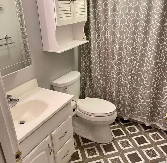 Photo - Downtown Kittery- close to the Shipyard