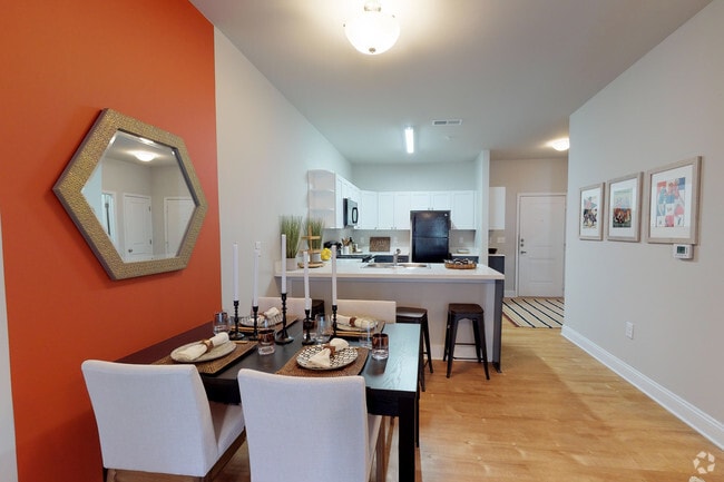 1BR, 1BA - 778 SF