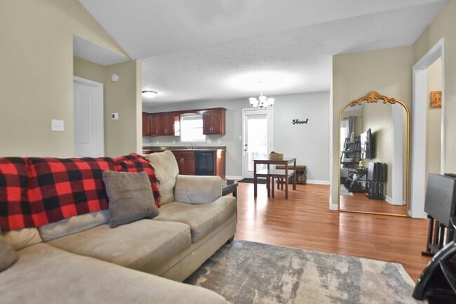 Photo - Pet Friendly Three Bedroom with Bonus!