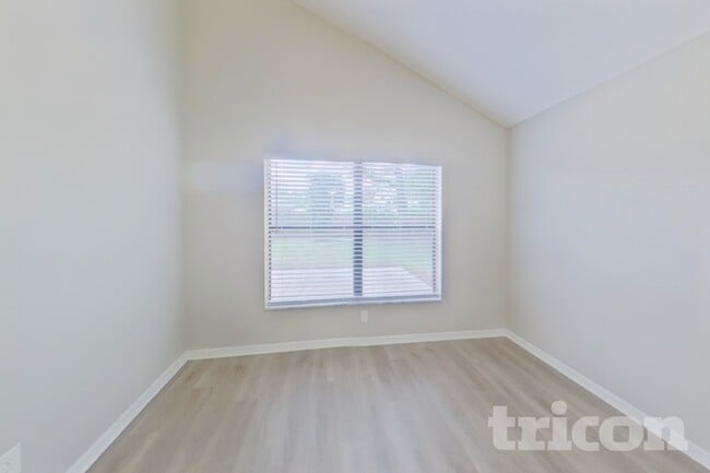 15130 Heathridge Dr
