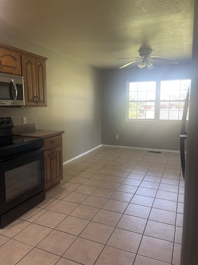 Photo - 220 Ravenwood Rd Unit 220 Ravenwood