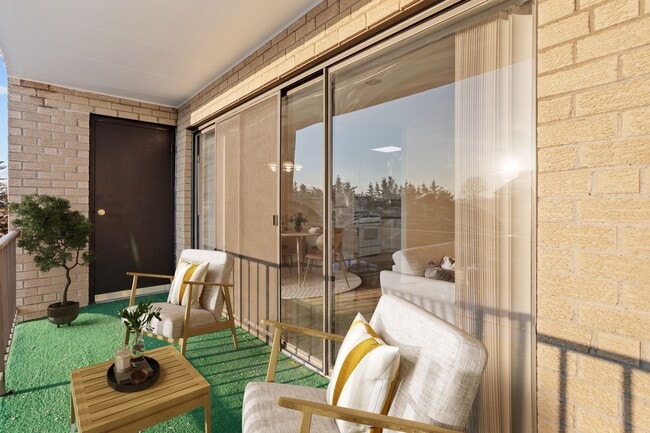 Imperial Manor III Apartments