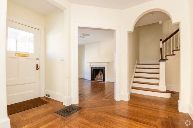 Building Photo - 16 Fletcher St Unit #A Rental