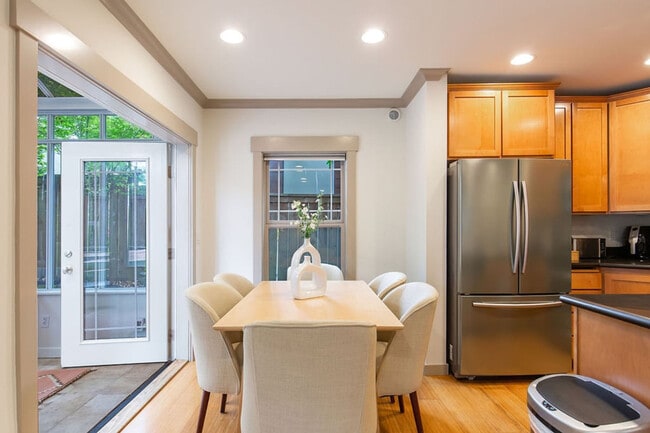 Photo - 1916 E Spruce St Unit SI ID1036059P