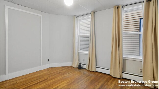 Photo - 823 Dorchester Ave Unit 2