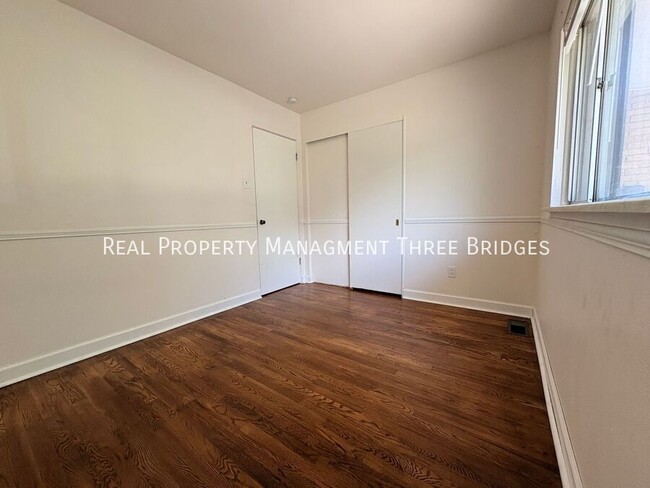Photo - 90 Canisius Ln