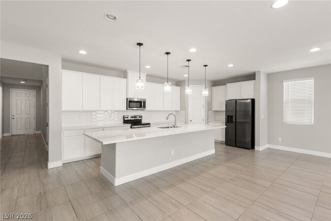 Photo - 129 Parliament Point