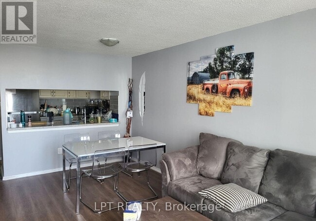 Photo - 3050 Ellesmere Rd Unit 1421