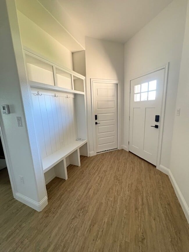 Photo - 374 Kristie Path