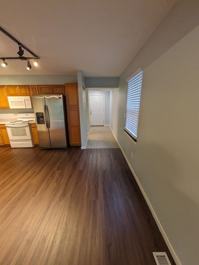 Photo - 307 NE Timbercreek Dr