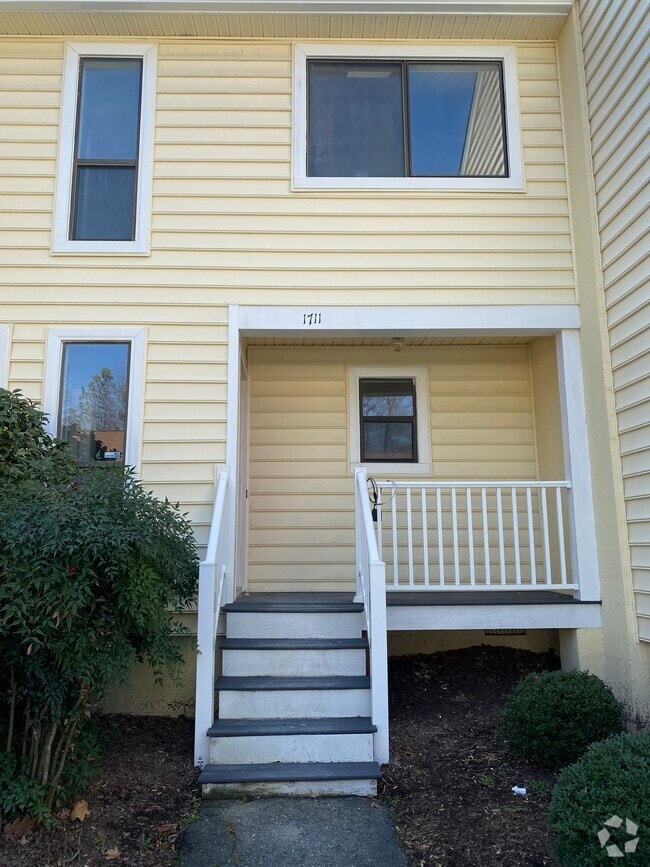 Building Photo - 1711 Early Settlers Rd Unit 1711 Rental