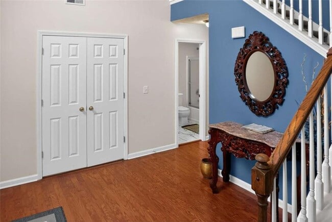 Photo - 905 Pownal Ln