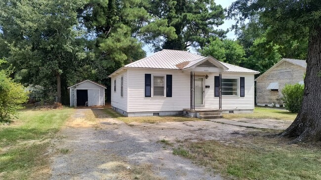 Photo - 1605 W 31st Ave