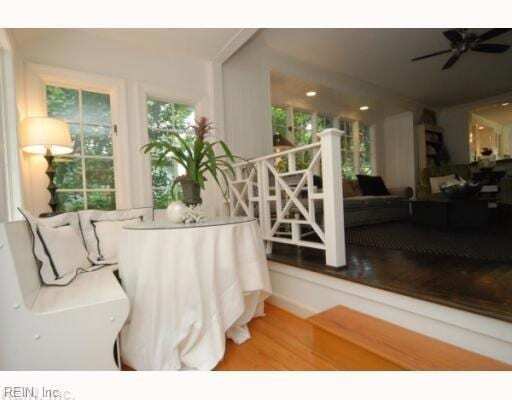 Photo - 925 Windsor Rd