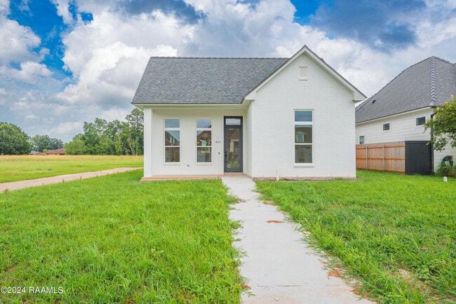 Photo - 424 Dunvegan Ct
