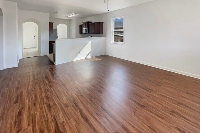 Photo - 163 Kennedy Dr