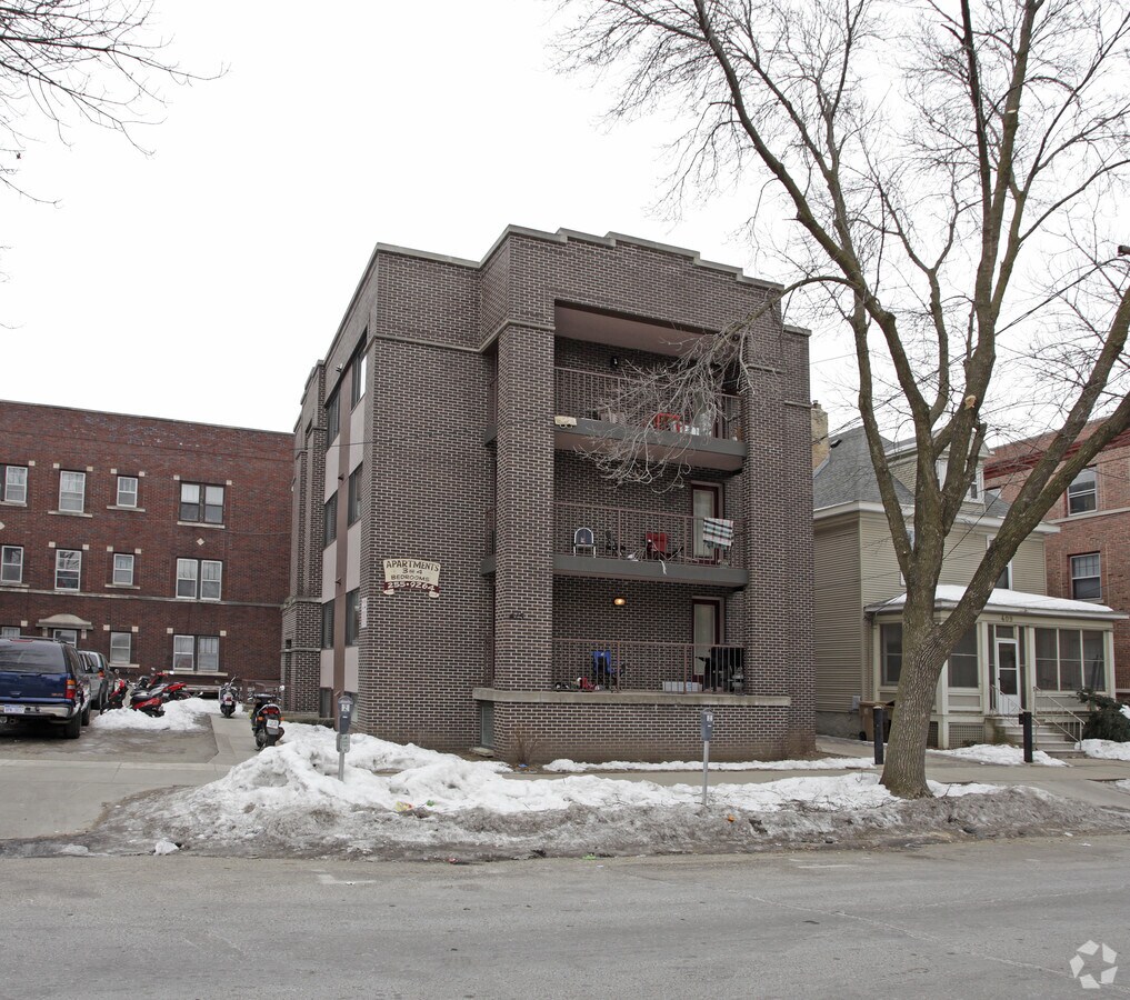 Photo - 415 N Henry St