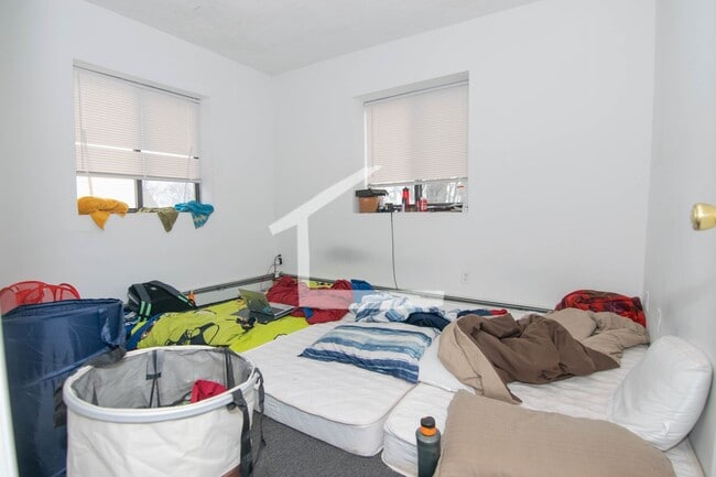 Photo - 2BR 1Bth unit. Heat/Hot Water included. Great location!