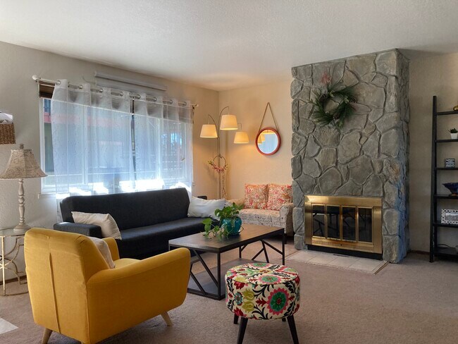 Photo - 6211 Telegraph Ave Unidad 24