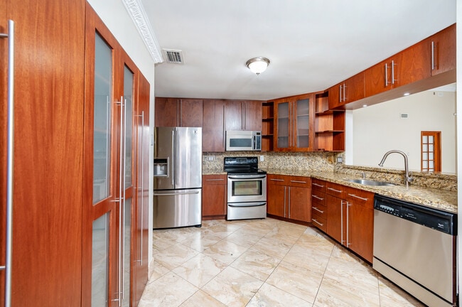 Photo - 4725 NW 103rd Ct