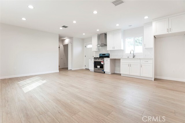 Photo - 13120 Branford St Casa