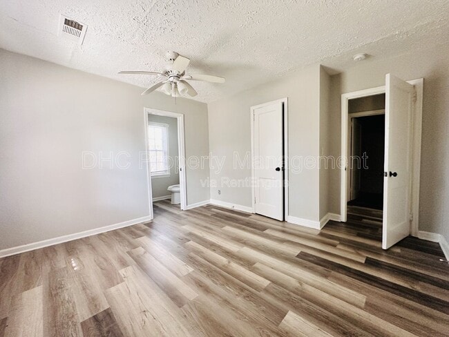 Photo - 1435 Lynford Dr SW