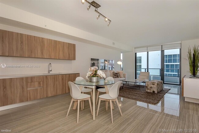 Photo - 1 br, 2 bath Condo - 2960 NE 207th St Unit... Unidad 702