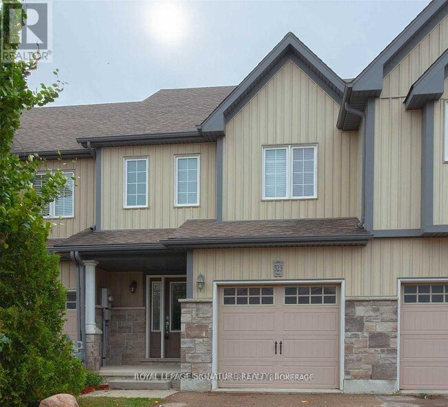 Photo - 523 Windflower Crescent