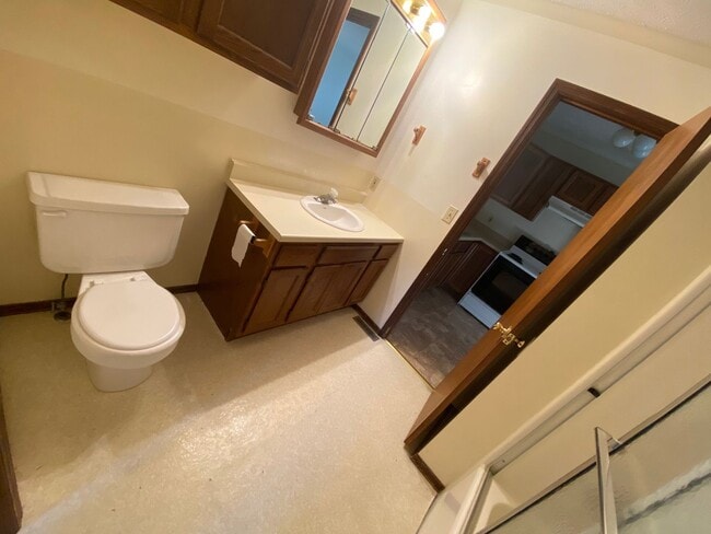 Photo - 2 bedroom with garage!