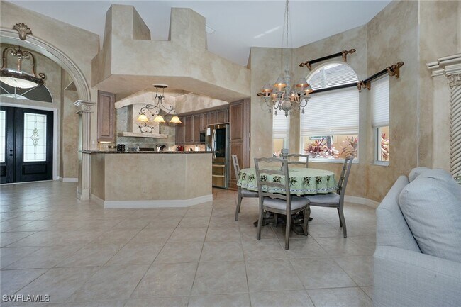 Photo - 4248 Kensington High St