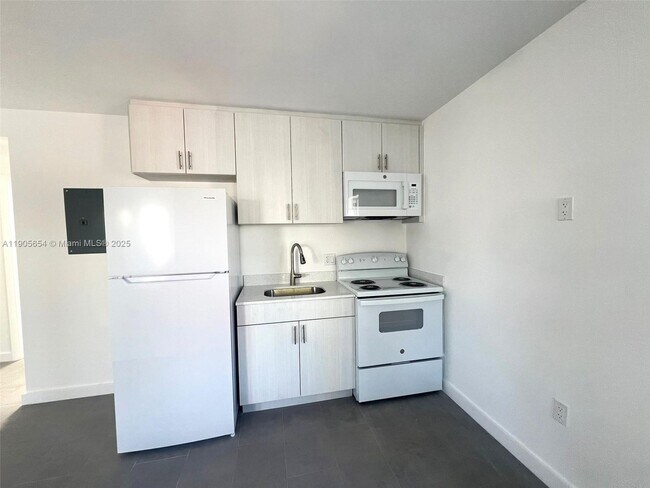 Photo - 1541 NW 1st Pl Unit 4