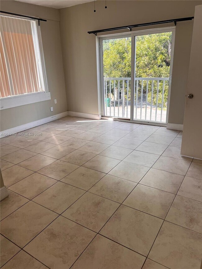 Photo - 441 NW 25th Ave Unidad 3