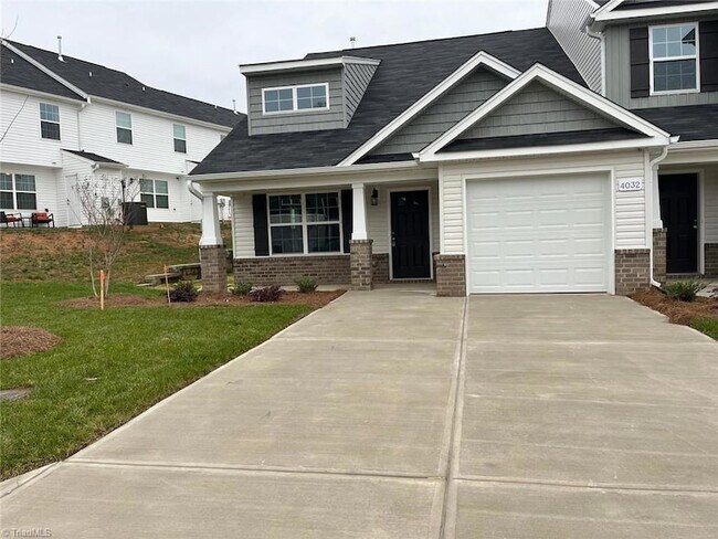 4032 Winding Vine Ln