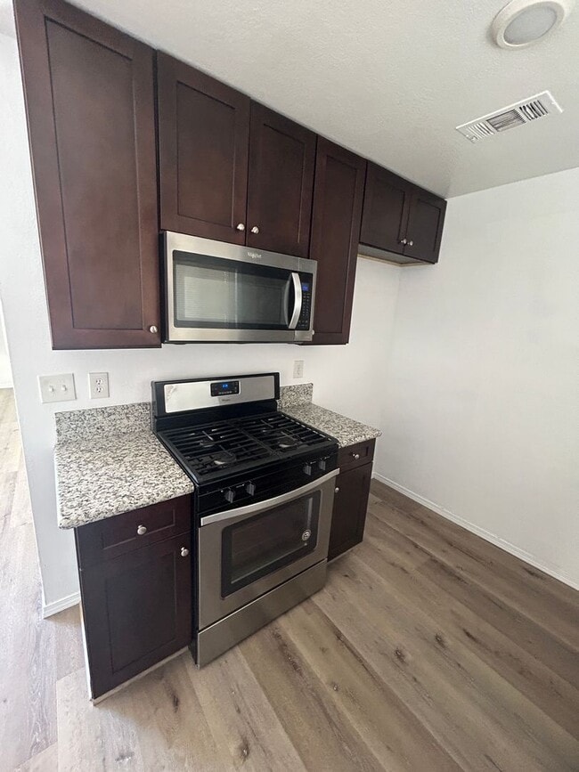 Photo - Hard to find 3 bedroom 2 bath apartment central Hanford