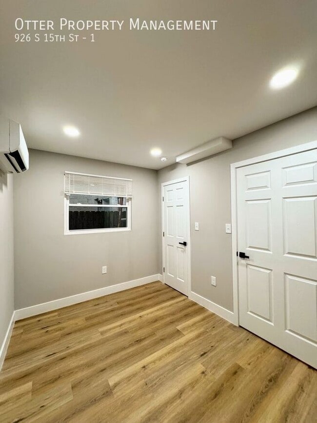 Photo - 926 S 15th St Unit 1