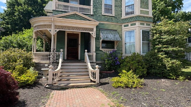 Stunning 3BR + Office Victorian Home with 6 Off-Street Parking Spaces – Flexible Mid- to Long-Ter...