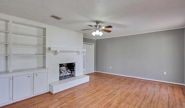 Photo - 221 Pecan Hill Dr