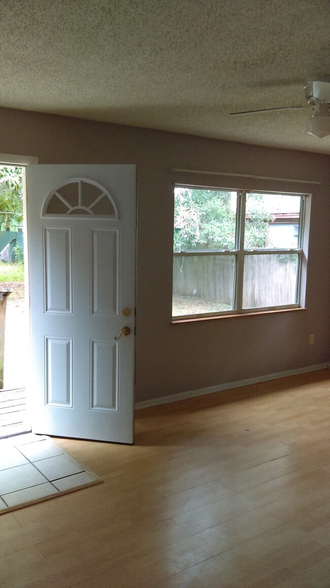 Photo - 1003 Pennsylvania Ave