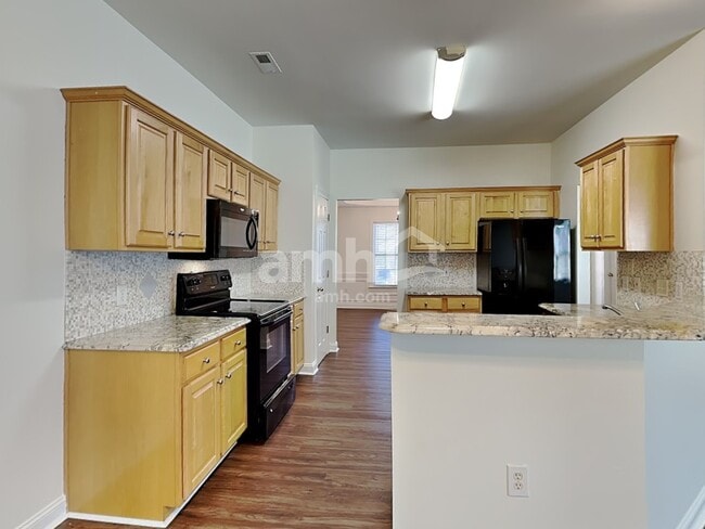 Photo - 2003 Monaco Ct