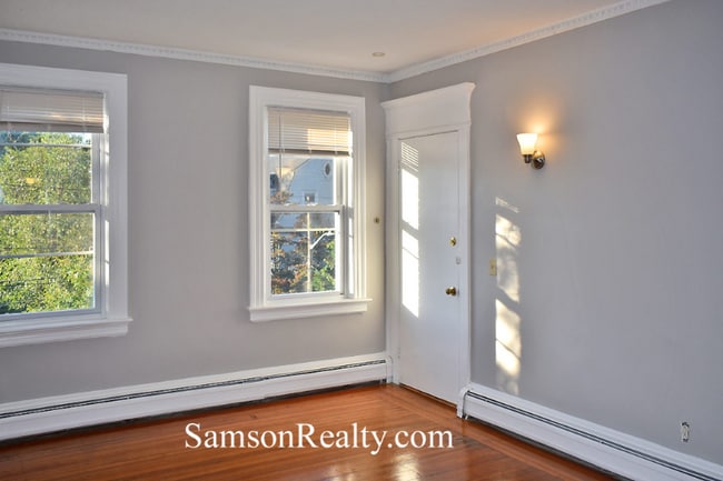 Photo - 136 Irving Ave Unit 4